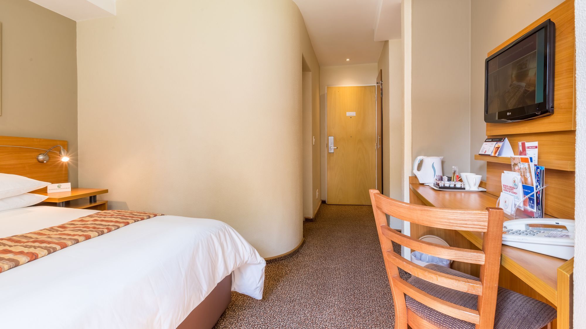 Town Lodge Menlo Park Претория Экстерьер фото